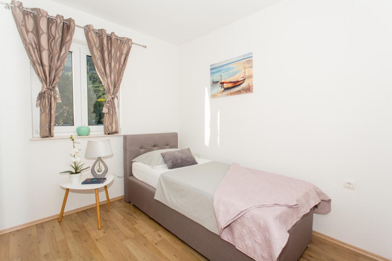 Villa Ivano With Sea&Mountain View Kastel Stari Екстер'єр фото