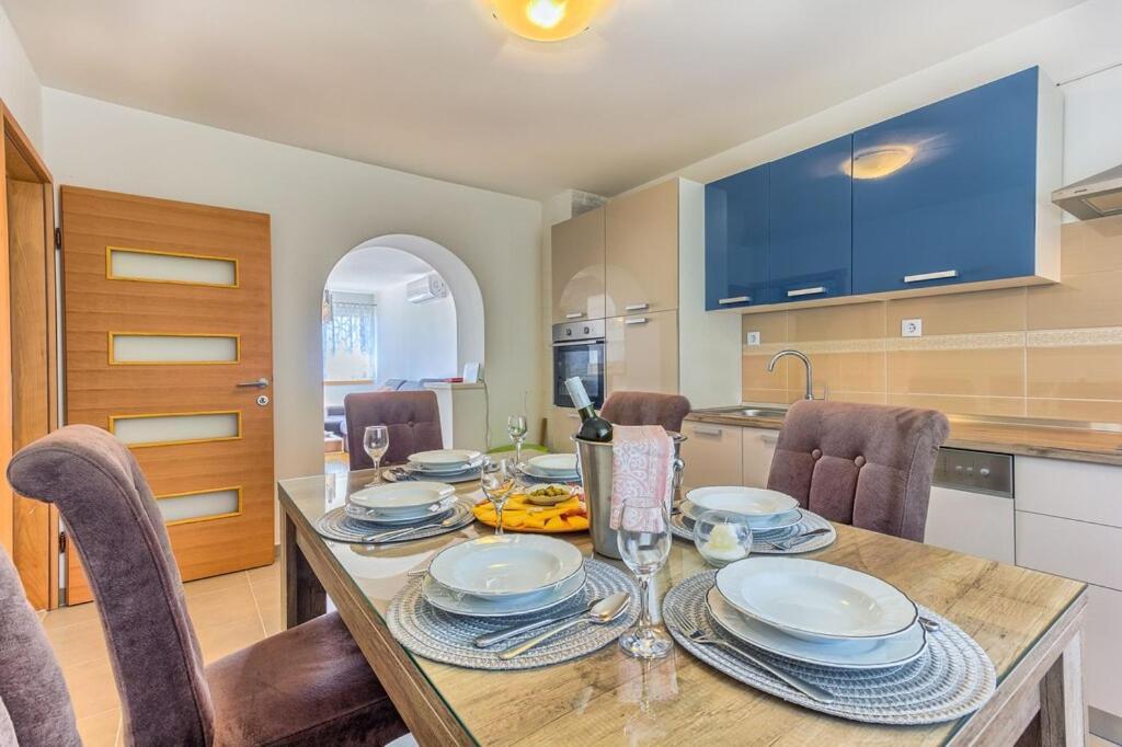 Villa Ivano With Sea&Mountain View Kastel Stari Екстер'єр фото